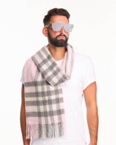 Soft and Insulating Wool Scarves 