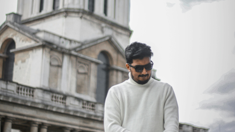 Best Men's Cashmere Scarf for Every Budget to High-End.