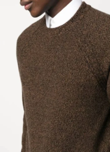 Versace cashmere that blends trendy looks.