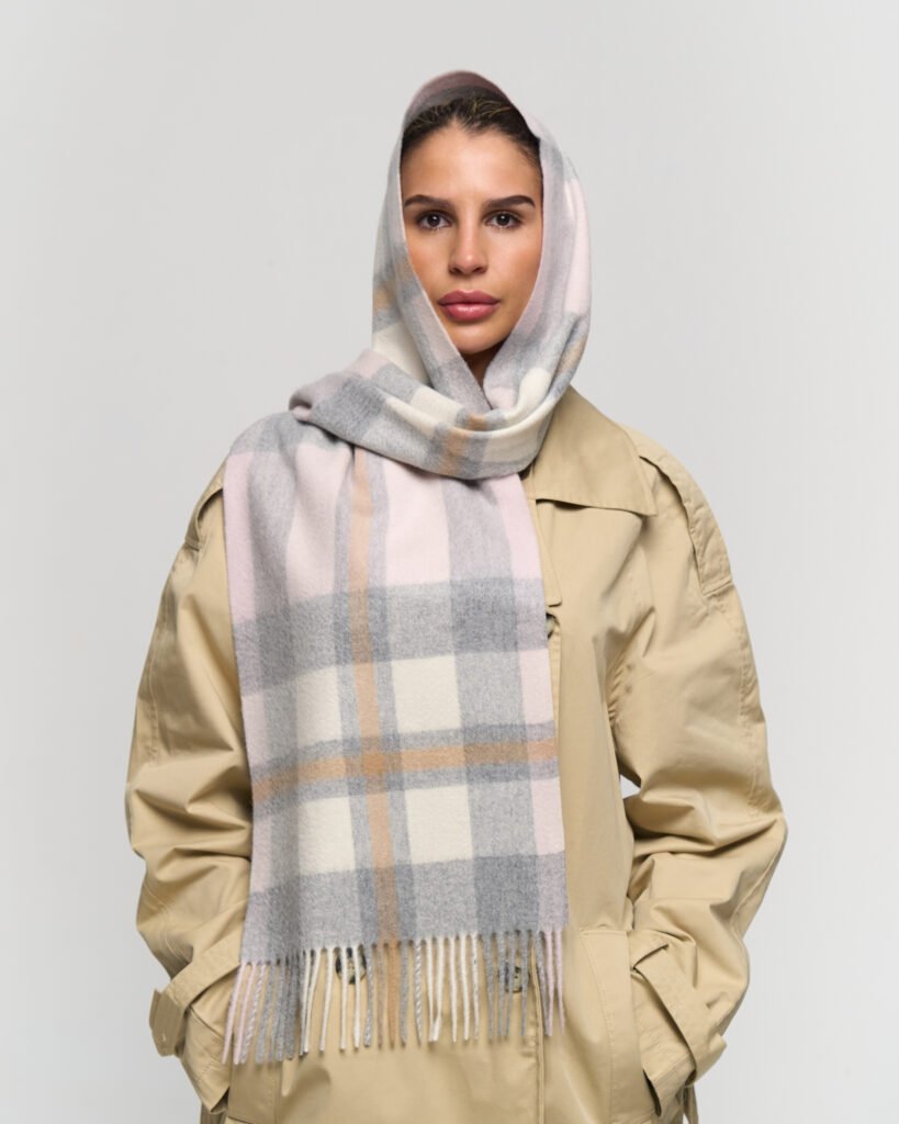 Edinburgh Cashmere scarf in the Commonwealth